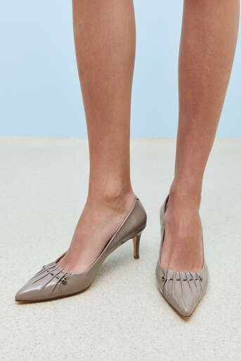 Ziya - Hakiki Deri Kadın Topuklu Ayakkabı Bej (1) Ziya - Hakiki Deri Kadın Topuklu Ayakkabı Bej (1)