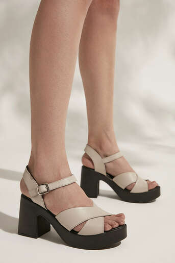 Ziya - Hakiki Deri Kadın Topuklu Ayakkabı Beyaz (1) Ziya - Hakiki Deri Kadın Topuklu Ayakkabı Beyaz (1)