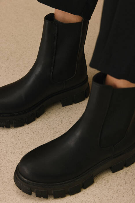 Kadın Bot Siyah