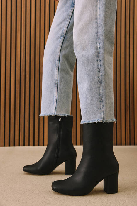 Kadın Bot Siyah