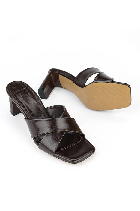 Kadın Terlik Kahverengi