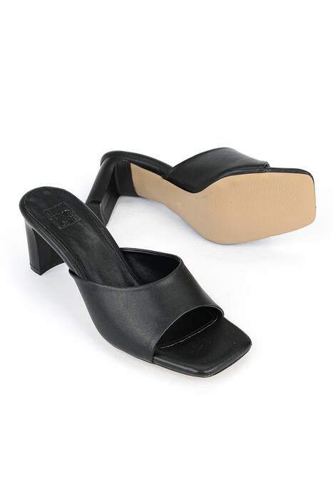 Kadın Terlik Siyah
